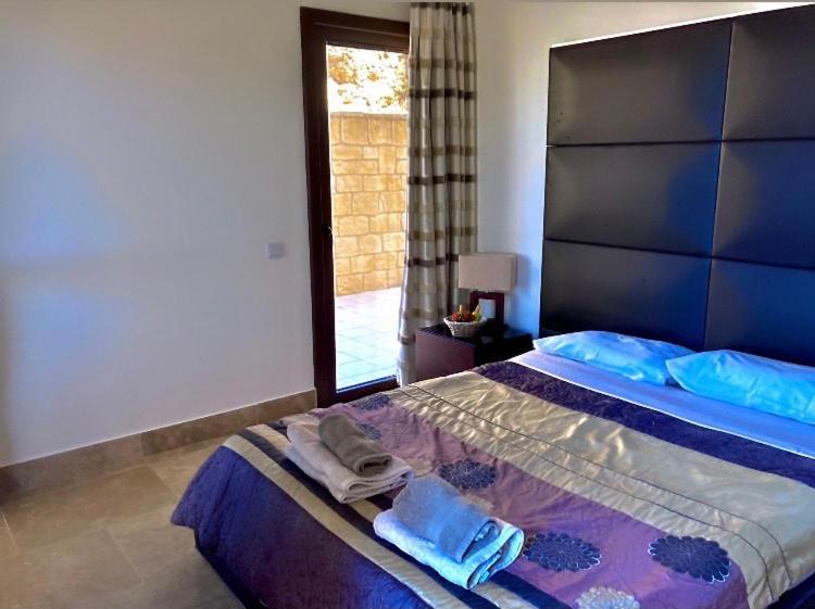 Beau Views Seven Apartment Peyia Luaran gambar