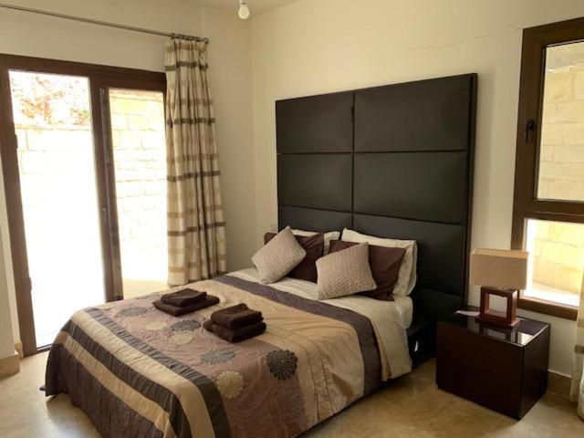 Beau Views Seven Apartment Peyia Luaran gambar